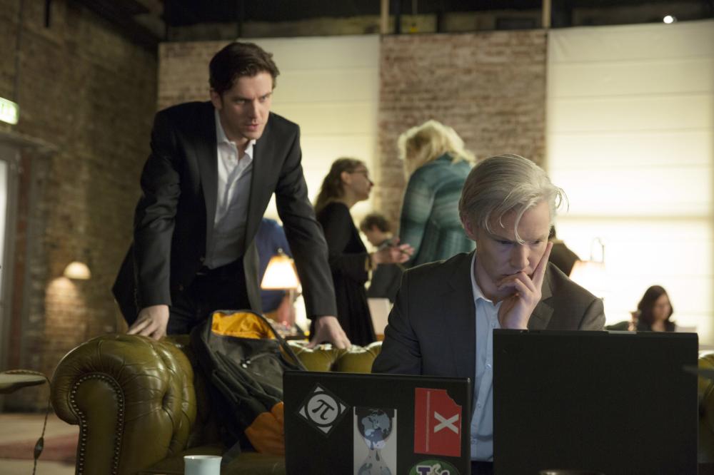 THE FIFTH ESTATE, from left: Dan Stevens, Benedict Cumberbatch, 2013. ph: Frank Connor/©Touchstone Pictures