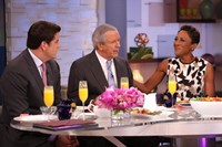 Good Morning America, Josh Elliott (L), Charles Gibson (C), Robin Roberts (R), 'Season', ©ABC