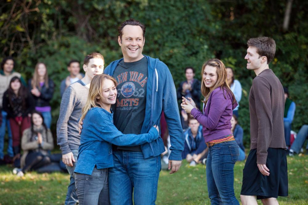 DELIVERY MAN, Britt Robertson (center left), Vince Vaughn (center), 2013. ph: Jessica Miglio/©Walt Disney Studios Motion Pictures