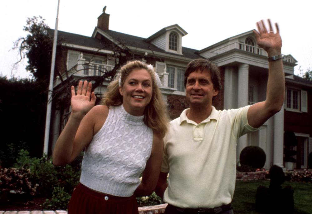 WAR OF THE ROSES, Kathleen Turner, Michael Douglas, 1989". TM and Copyright (c) 20th Century Fox Film Corp. All rights reserved.