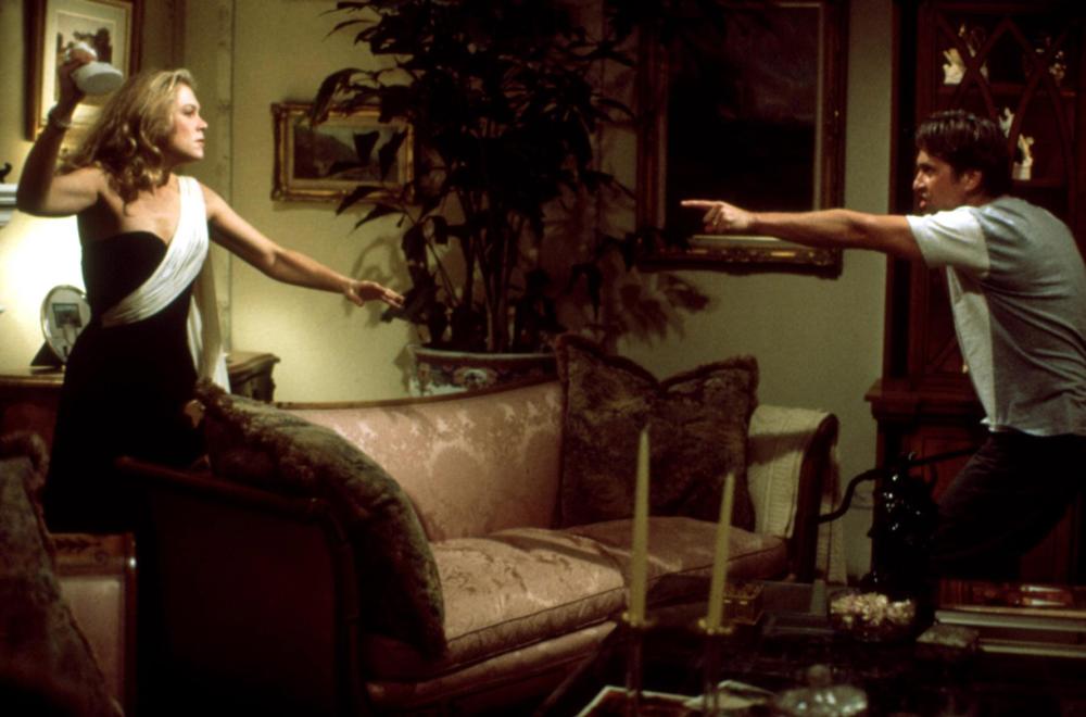 WAR OF THE ROSES, Kathleen Turner, Michael Douglas, 1989. TM and Copyright (c) 20th Century Fox Film Corp. All rights reserved..