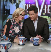 The View, Jenny McCarthy (L), Josh Elliott (R), 'Season 17', ©ABC
