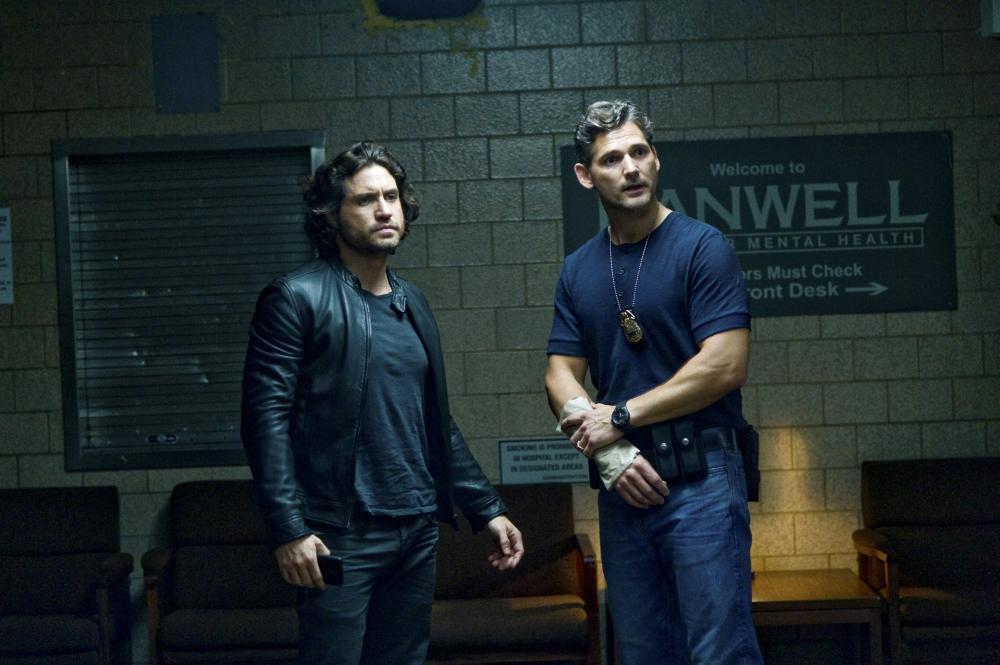 DELIVER US FROM EVIL, from left: Edgar Ramirez, Eric Bana, 2014. ph: Andrew Schwartz/©Screen Gems
