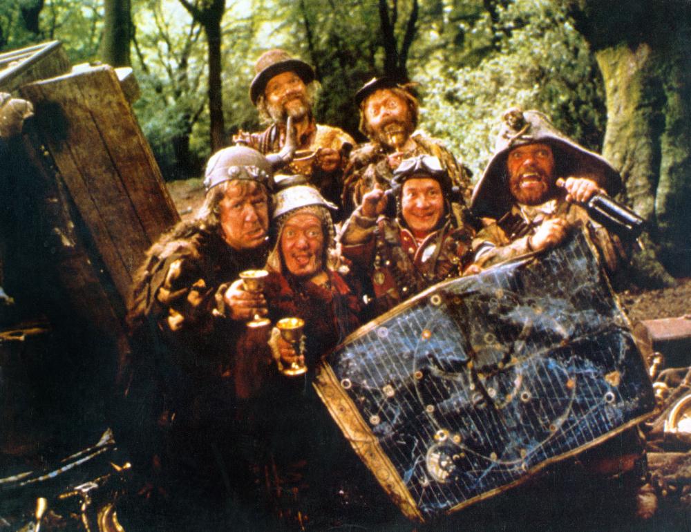 TIME BANDITS, Malcolm Dixon, Tiny Ross, Jack Purvis, David Rappaport, Kenny Baker, Mike Edmonds, 1981. (c) Avco Embassy