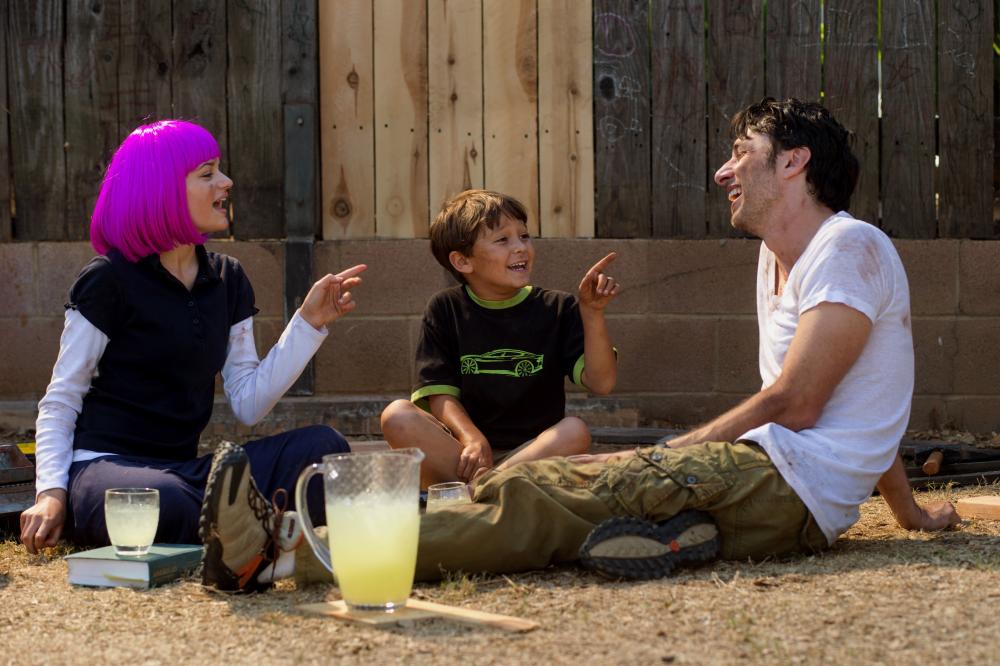 WISH I WAS HERE, from left: Joey King, Pierce Gagnon, Zach Braff, 2014. ph: Merie Weismiller Wallace/©Focus Features