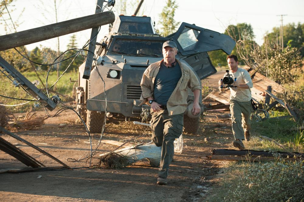 INTO THE STORM, from left: Matt Walsh, Lee Whittaker, 2014. ph: Ron Phillips/©Warner Bros.