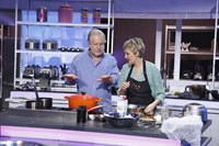 The Taste, Anthony Bourdain (L), Nigella Lawson (R), 'Good with Beer', Season 2, Ep. #7, 02/13/2014, ©ABC