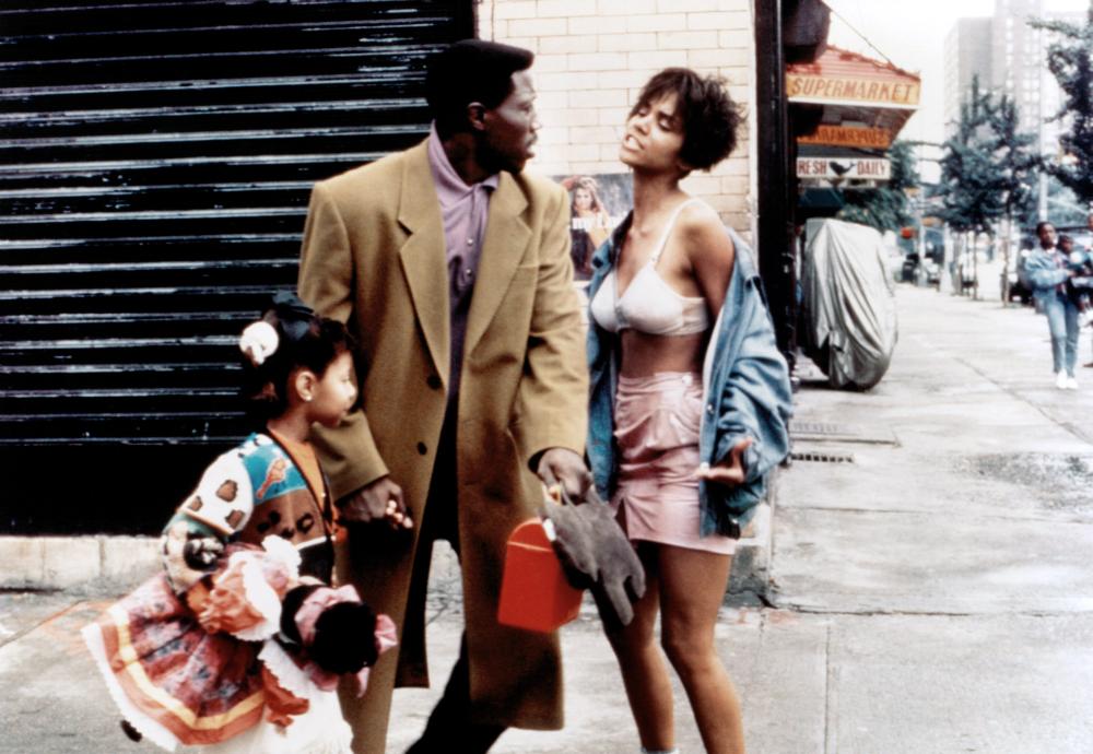 JUNGLE FEVER, from left: Veronica Timbers, Wesley Snipes, Halle Berry, 1991. ©Universal Pictures