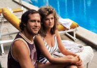 FLETCH, from left: Chevy Chase, Dana Wheeler-Nicholson, 1985.©Universal