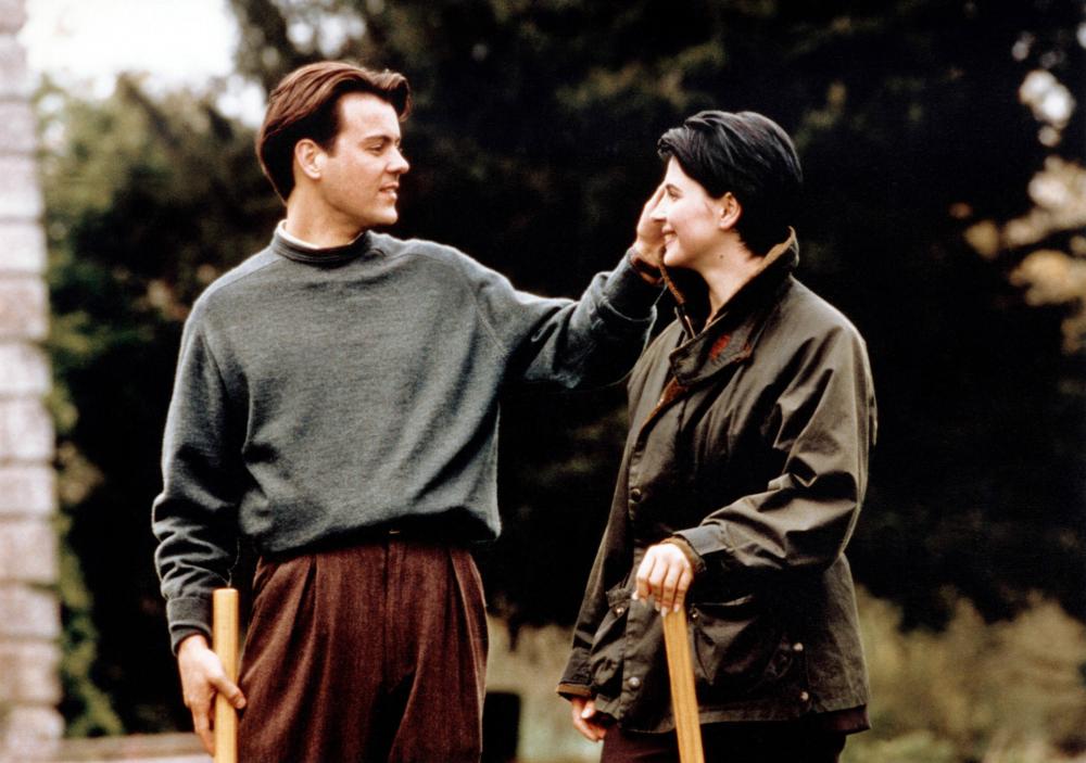 DAMAGE, (aka FATALE), from left: Rupert Graves, Juliette Binoche, 1992. ©New Line Cinema